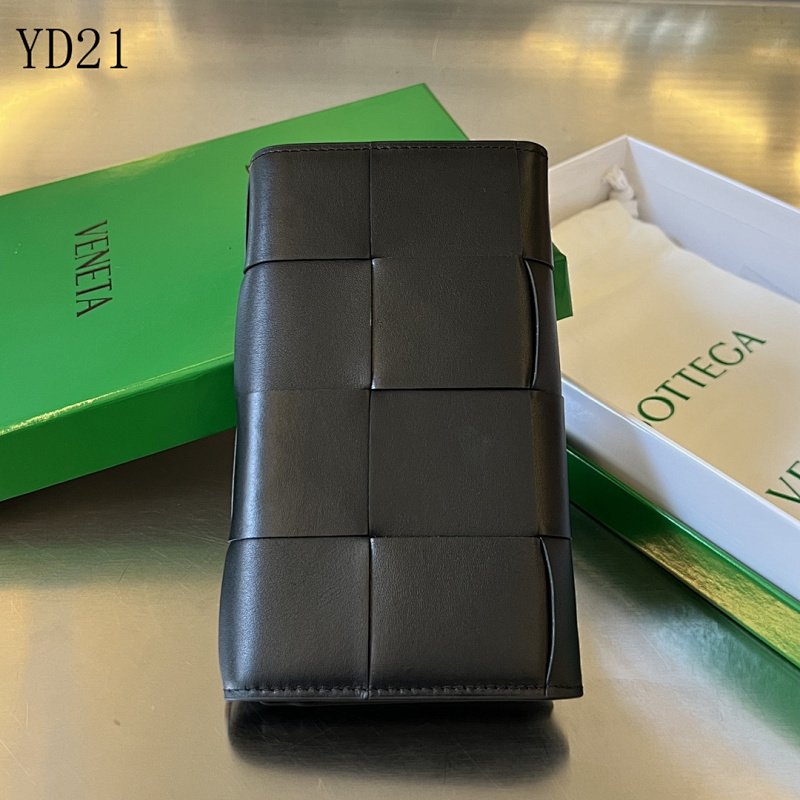 BotegaaVeneta Foldover Wallet 679845