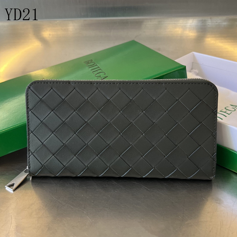 BotegaaVeneta BV 593217 Men’s Intrecciato Zip Wallet