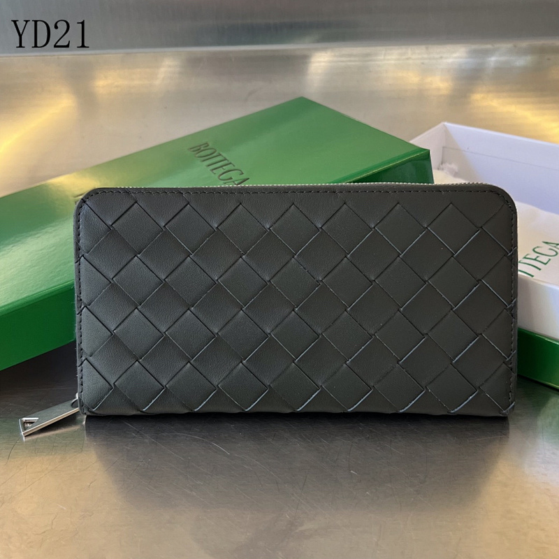 BotegaaVeneta 593217 Woven Leather Wallet