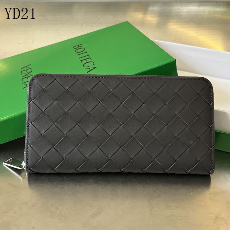 BotegaaVeneta Intrecciato Leather Wallet 593217