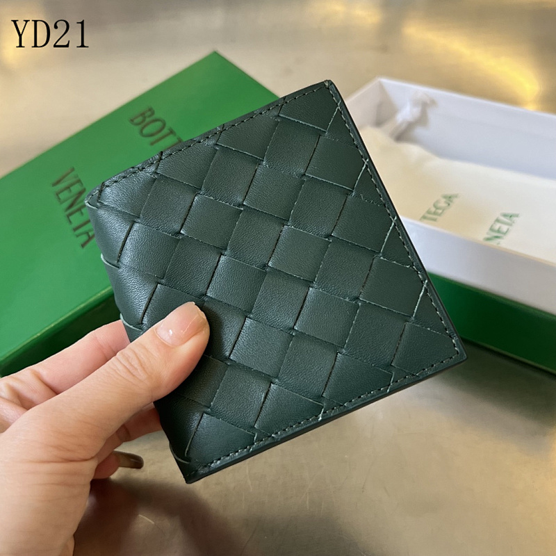 BotegaaVeneta Intrecciato Leather Folded Wallet