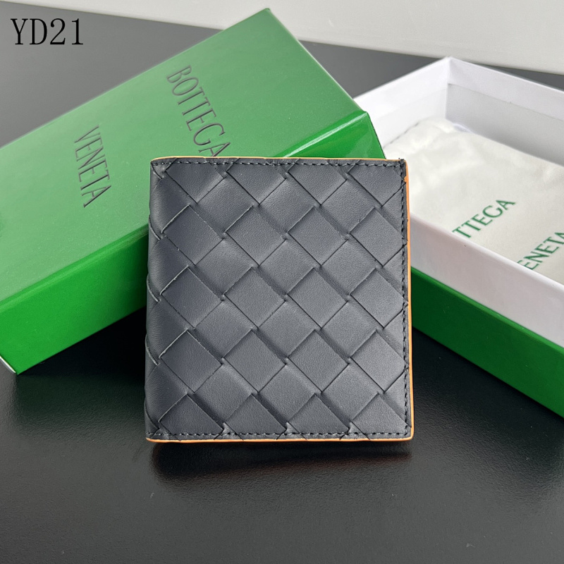 cover-174646865 BotegaaVeneta Intrecciato Leather Bi-Fold Wallet 749400