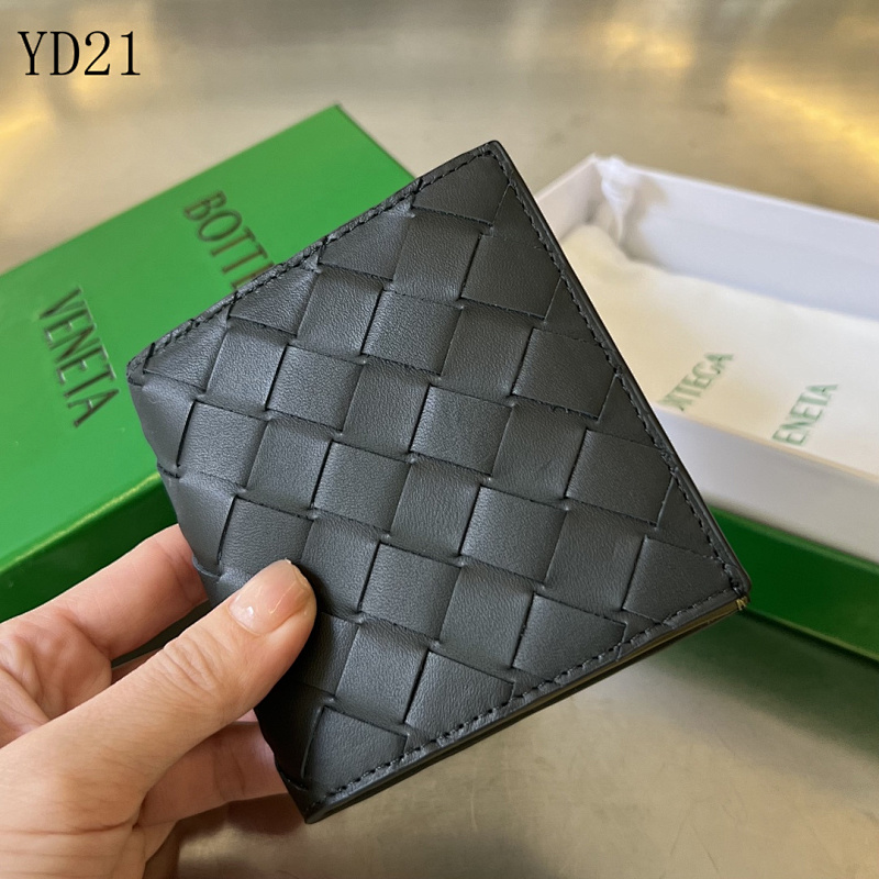 cover-174646900 BotegaaVeneta Intrecciato Leather Bi-Fold Wallet