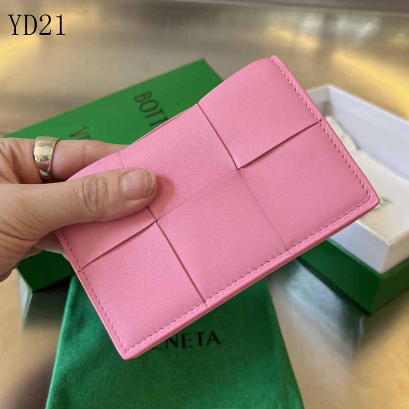 BotegaaVeneta BV 651396 Large Intrecciato Card Holder