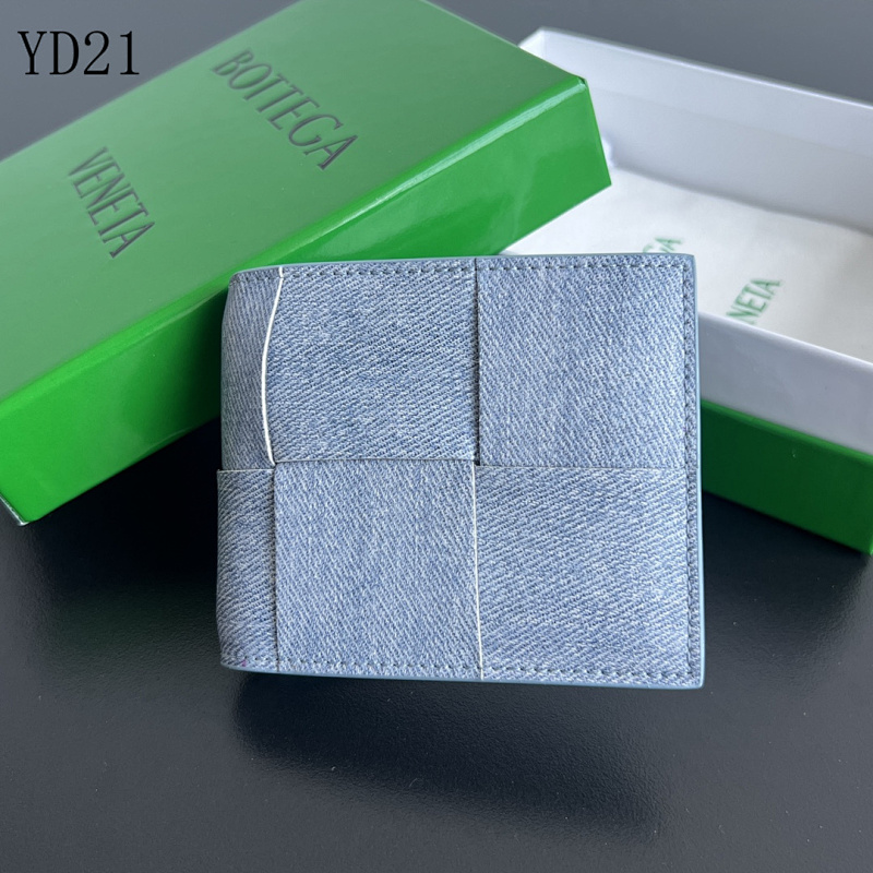 BotegaaVeneta 649603 Intrecciato Denim Wallet