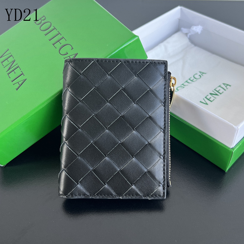 BotegaaVeneta Intrecciato Leather Zip Wallet
