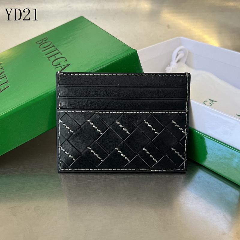 BotegaaVeneta Intrecciato Leather Card Holder 743209