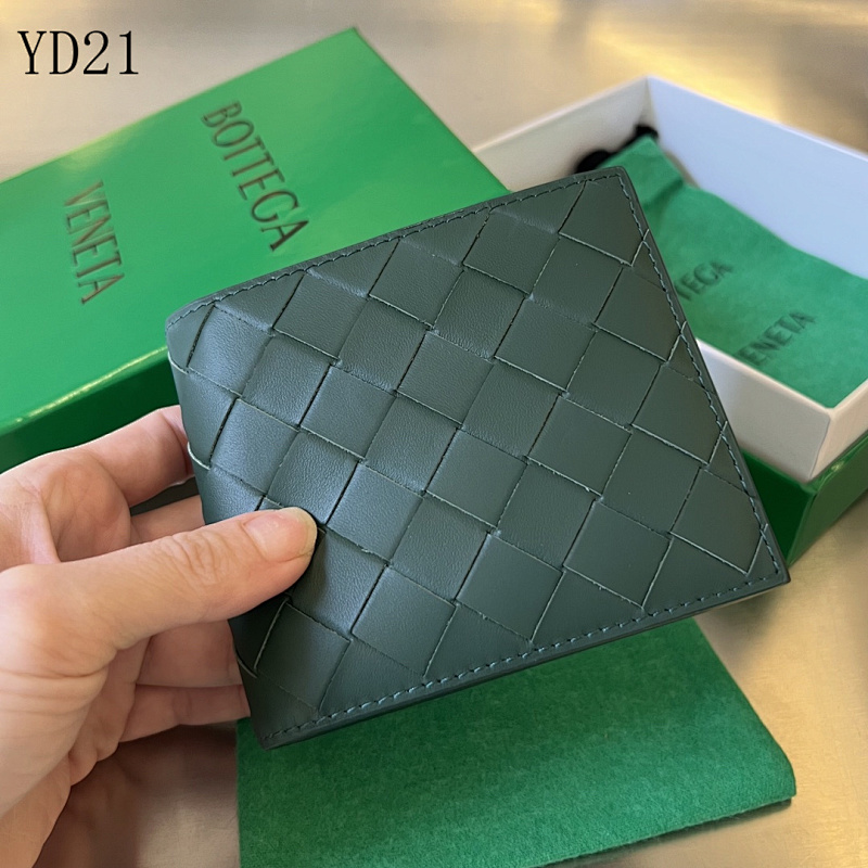 BotegaaVeneta 605721 Intrecciato Leather Wallet