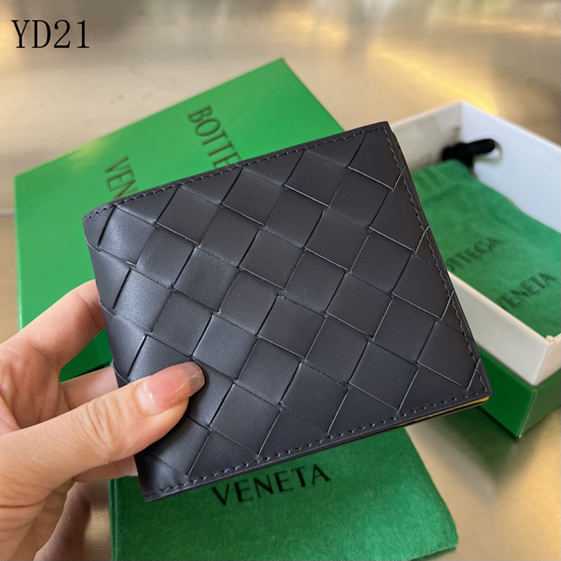 BotegaaVeneta 605721 Intrecciato Woven Leather Wallet