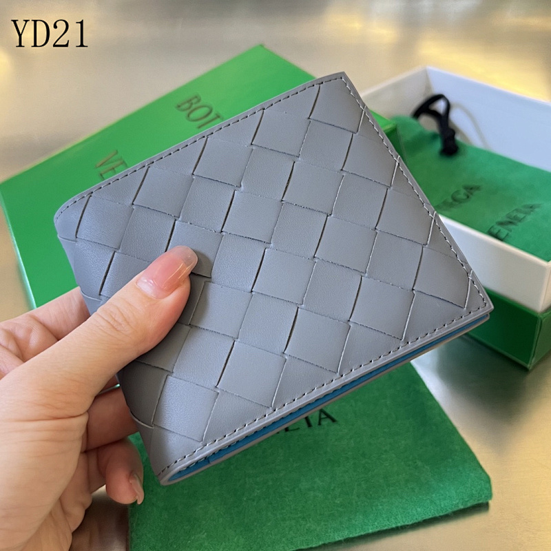 BotegaaVeneta Intrecciato Woven Leather Wallet