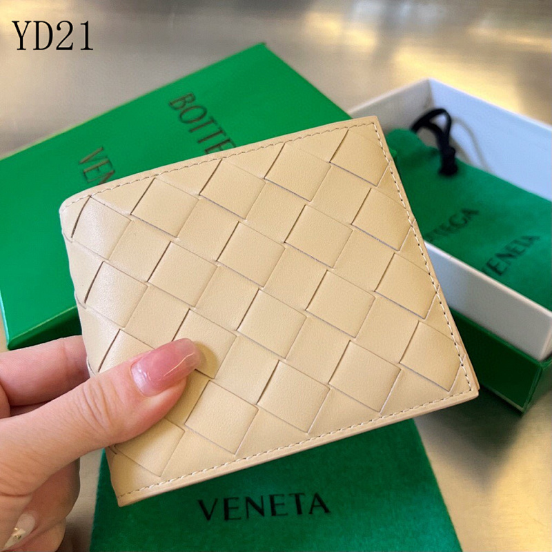 BotegaaVeneta BV 605721 Intrecciato Woven Leather Wallet