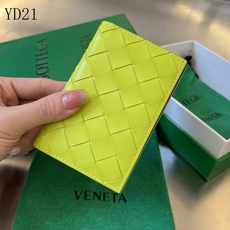 BotegaaVeneta Intrecciato Woven Card Holder