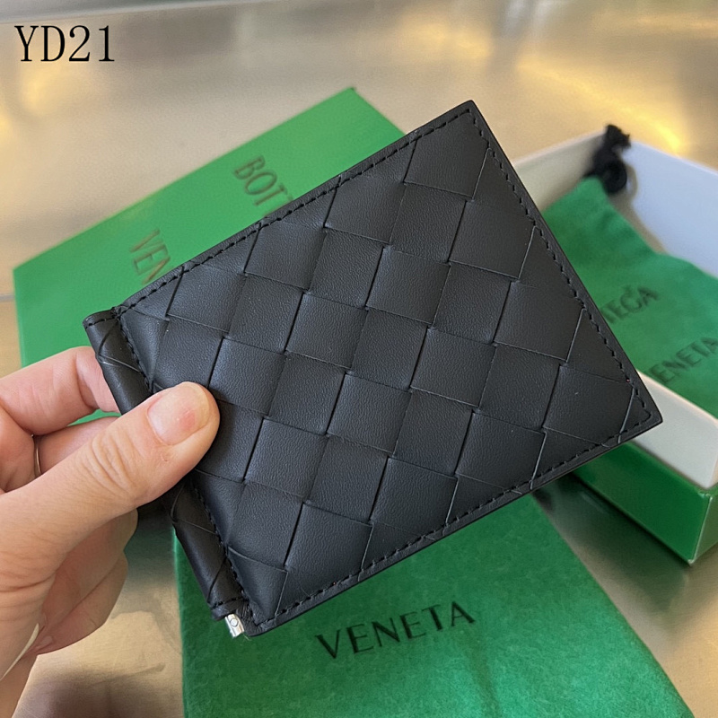 cover-174704358 BotegaaVeneta Intrecciato Leather Wallet