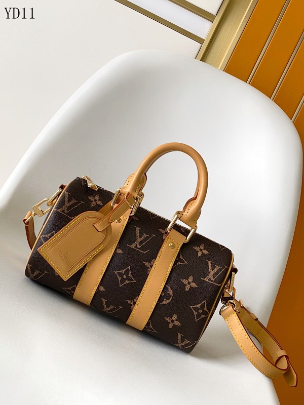 LVutton M14026 Keepall 25 Monogram Eclipse Reverse Handbag