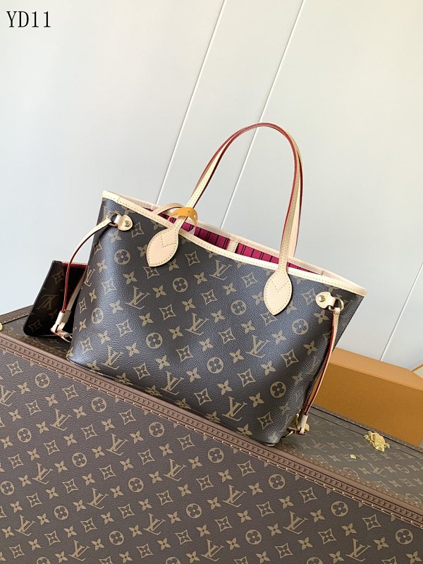 LVutton YD11 Monogram Cosmetic Case