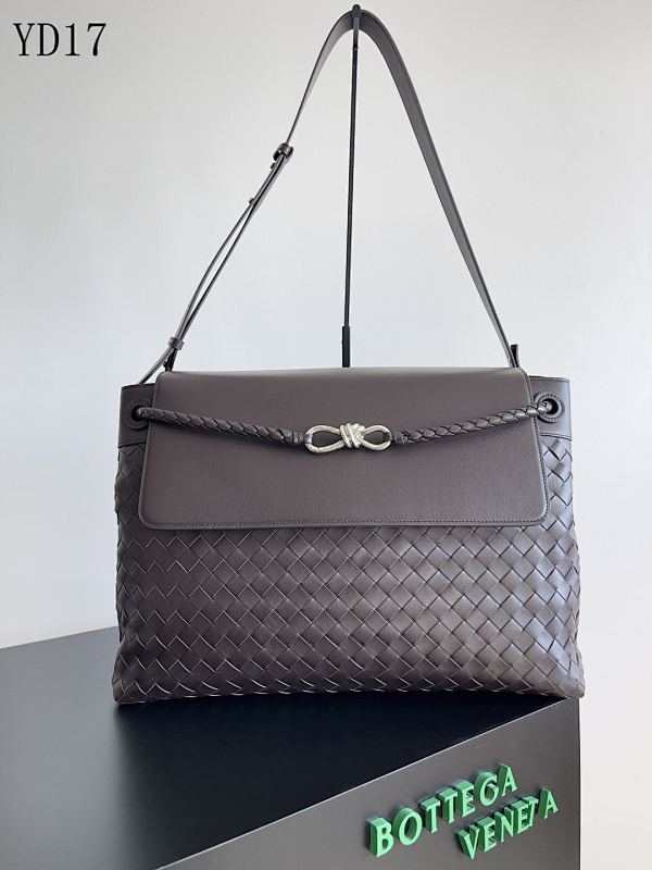 BotegaaVeneta YD17 Intrecciato Leather Shoulder Bag