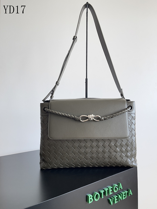 BotegaaVeneta YD17 Woven Leather Shoulder Bag