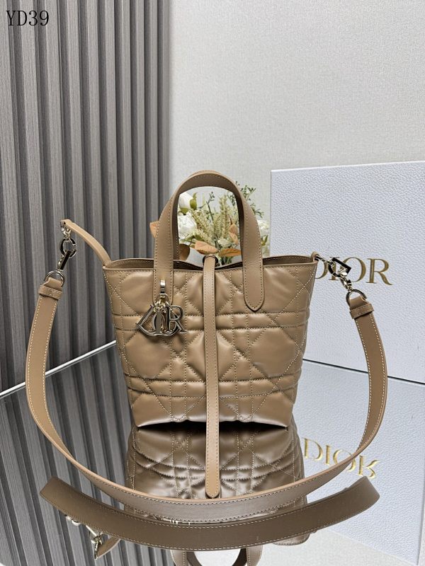 Diiior YD39077 Quilted Crossbody Bag
