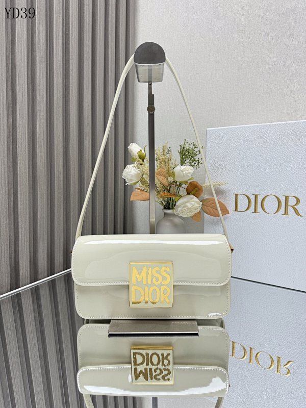 Diiior YD39065 Book Tote Bag