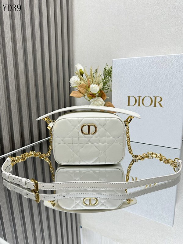 cover-185038713 Diiior YD39062 Small Caro Top Handle Camera Bag White