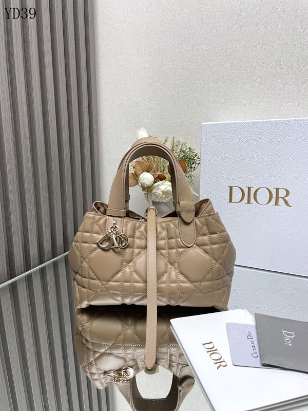 Diiior YD39080 Quilted Leather Shoulder Bag