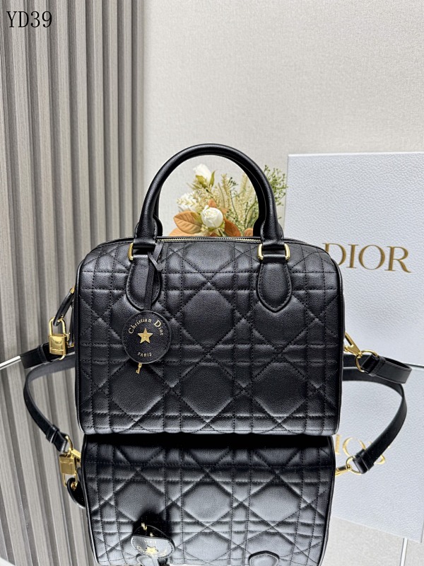 Diiior Groove 25 Boston Bag