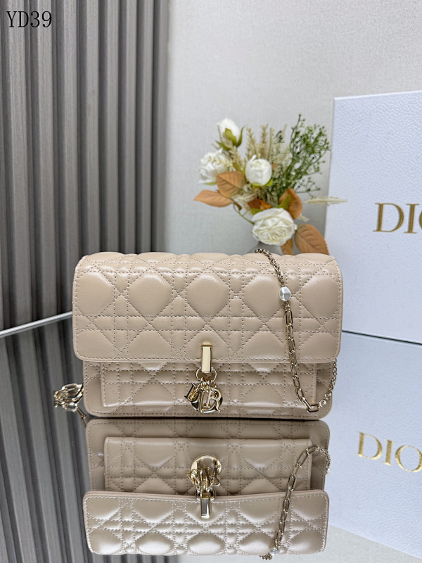 Diiior YD39062 Quilted Pearl Chain Shoulder Bag