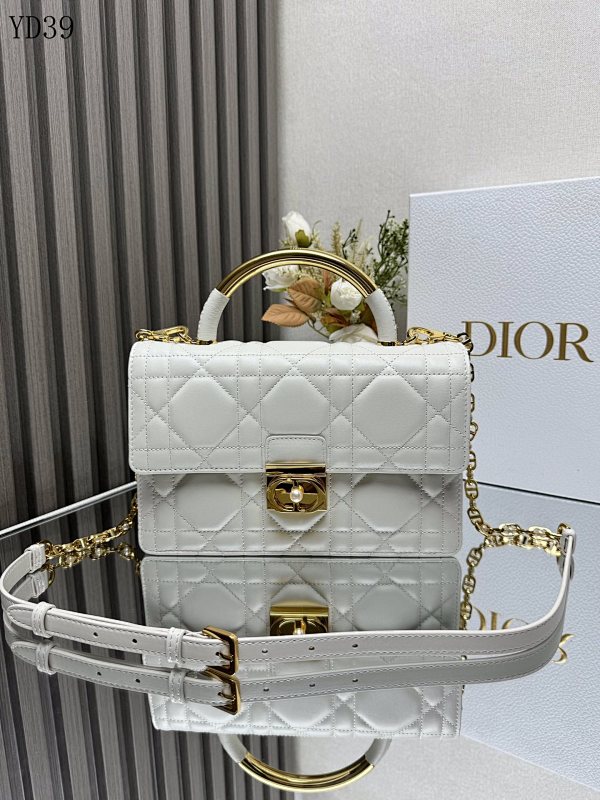 Diiior YD39075 Quilted White Leather Handbag