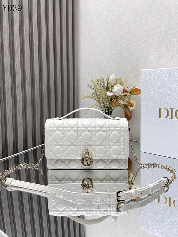 Diiior YD39073 Quilted White Leather Shoulder Bag