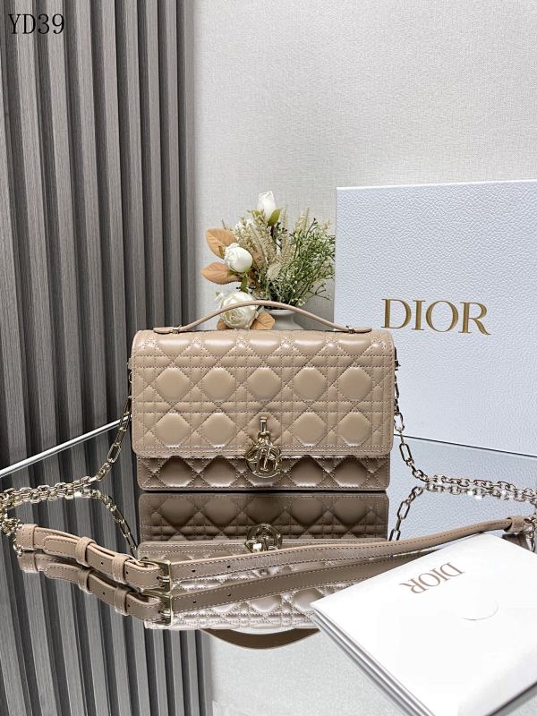 Diiior YD39073 Quilted Leather Shoulder Bag
