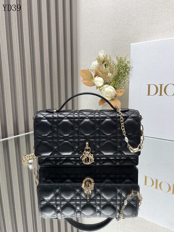 Diiior YD39065 Quilted Black Leather Crossbody Bag