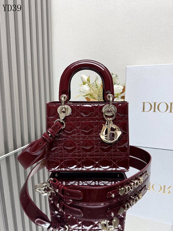 Diiior YD39063 Quilted Patent Leather Crossbody Bag