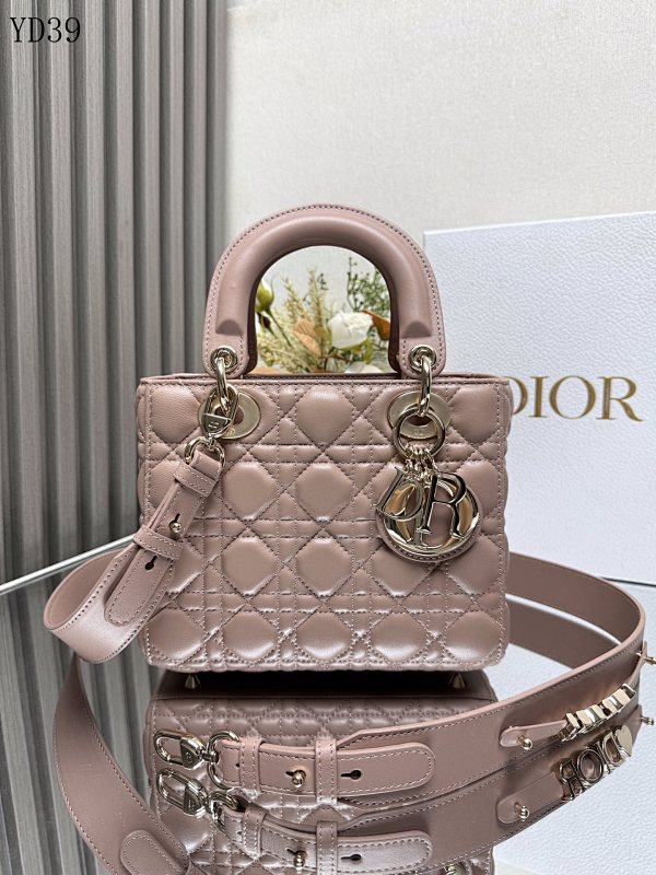 Diiior YD39063 Quilted Leather Shoulder Bag