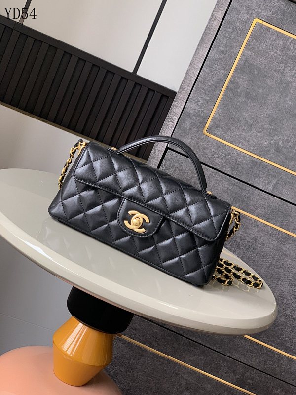 CHANELL YD54086 Quilted Leather Shoulder Bag