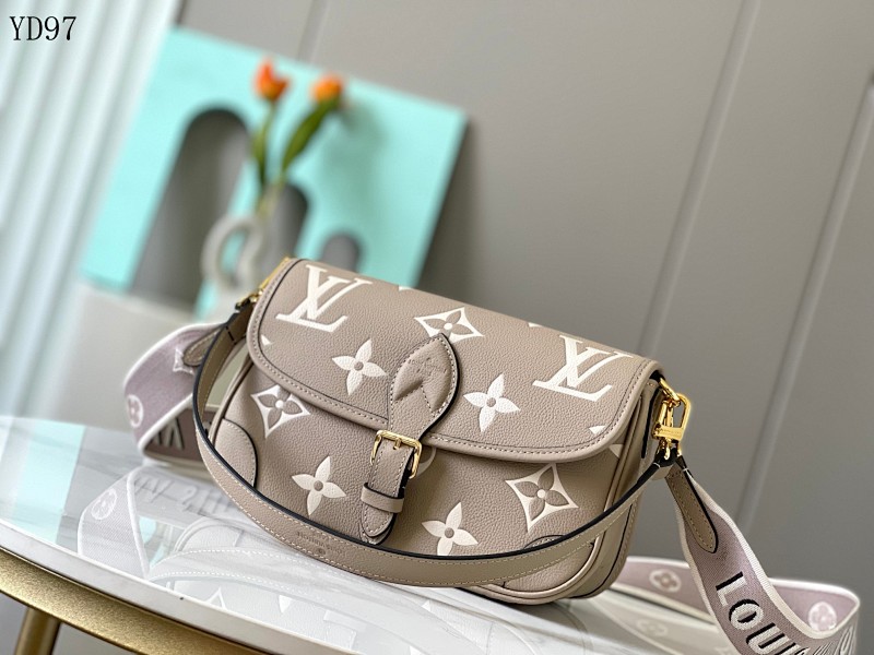 LVutton YD97052 Monogram Empreinte Clutch