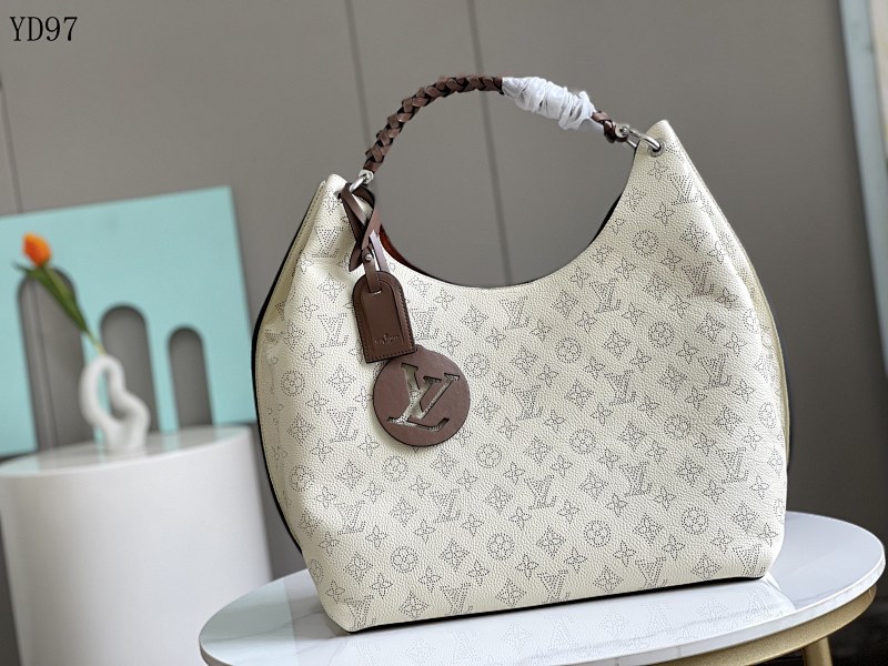 cover-191360201 LVutton M53188 YD97065 Taurillon Leather Crossbody Bag