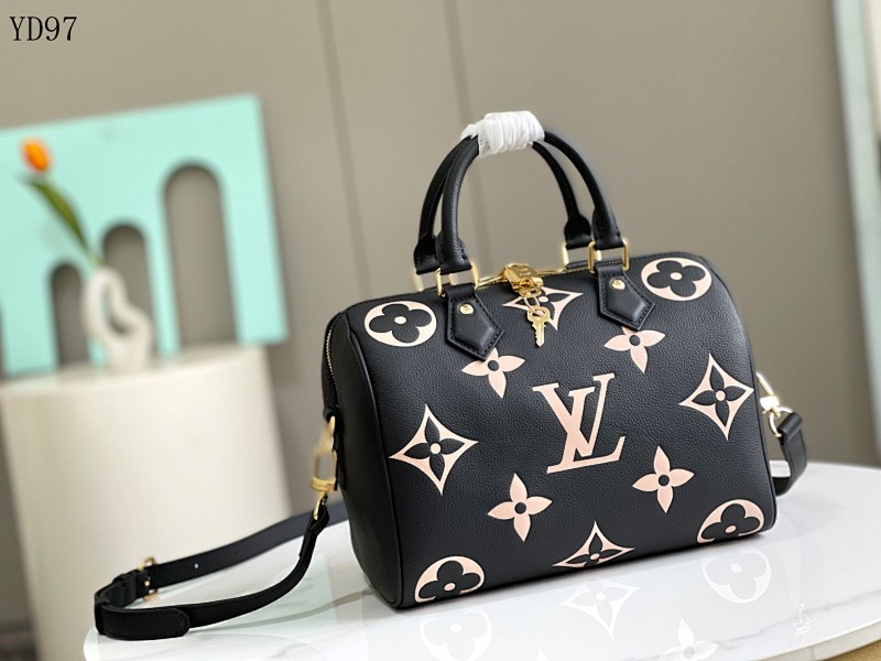 LVutton M59723 Capucines MM Black Leather Handbag