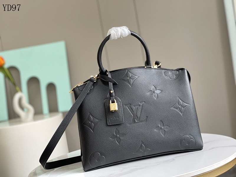 cover-191366546 LVutton M45811 Grand Palais Handbag
