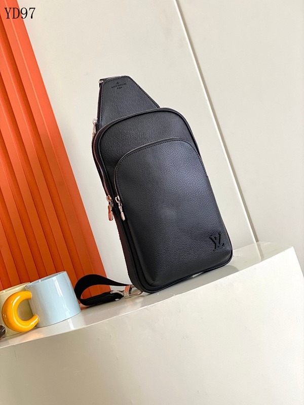 cover-191367784 LVutton YD97048 Avenue Shoulder Bag