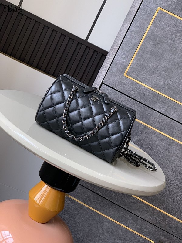 cover-196447853 CHANELL YD54092 Quilted Bowling Bag