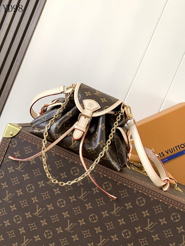 LVutton YD98060 Odysée Shoulder Bag