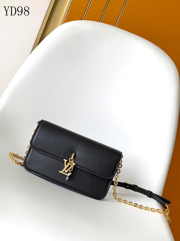 LVutton M14564 Wallet on Chain Black