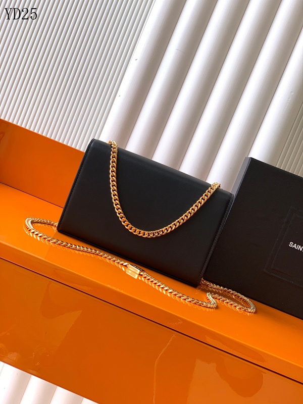 YSL YD25056 Classic Logo Wallet on Chain