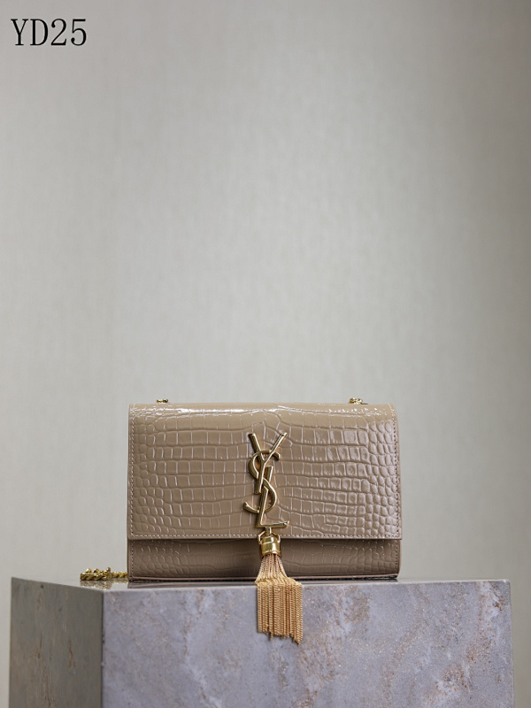 YSL YD25 Crocodile-Embossed Clutch with Tassel