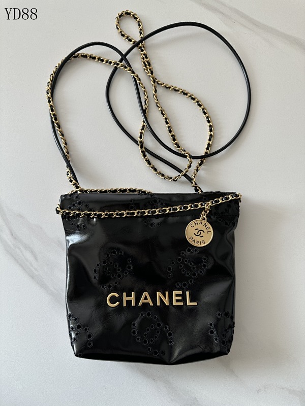 CHANELL AS3980 Medallion Chain Shoulder Bag