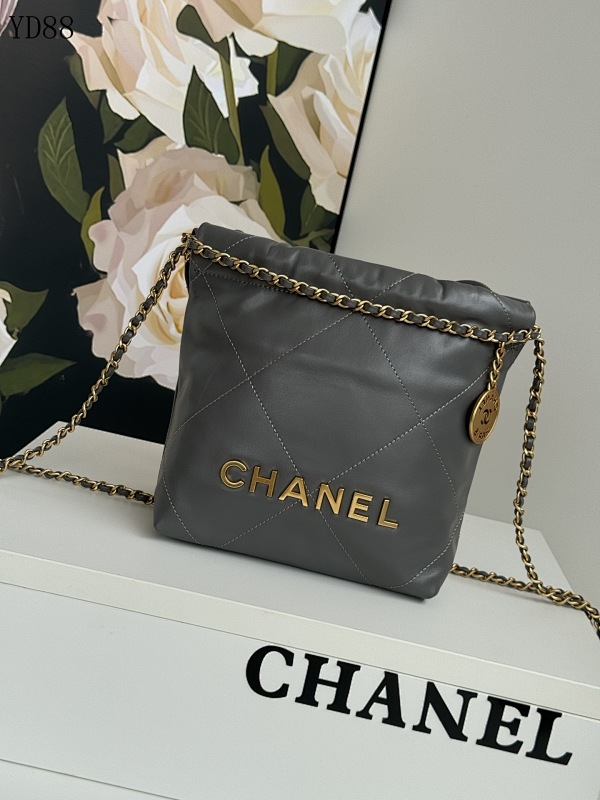 CHANELL YD88066 Quilted Leather Wallet on Chain