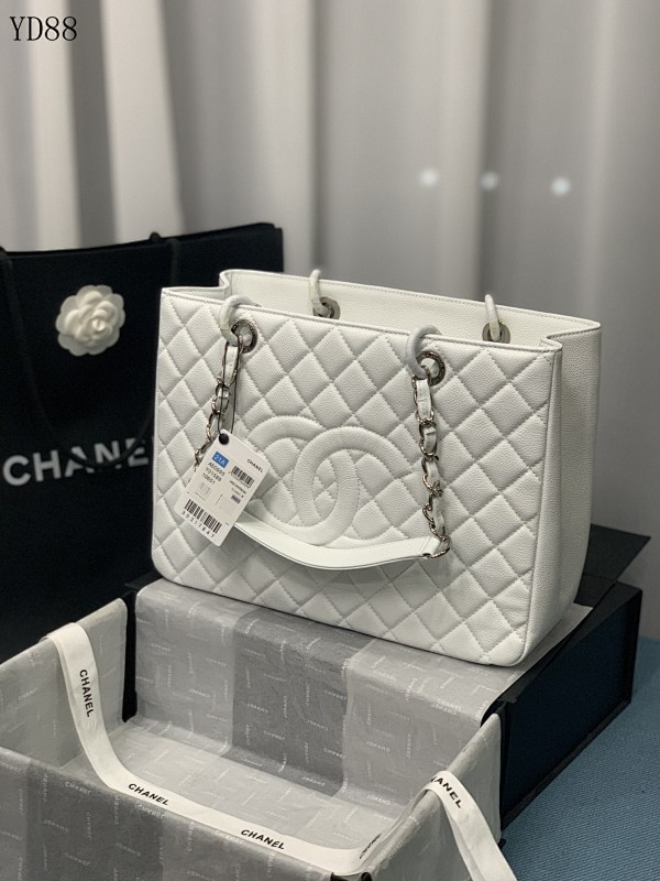 cover-201035609 CHANELL YD88065 A50995 Quilted Caviar Leather Tote Bag