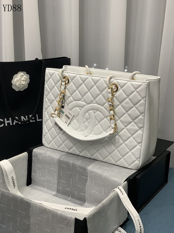 cover-201035702 CHANELL YD88065 A50995 Quilted Tote Bag