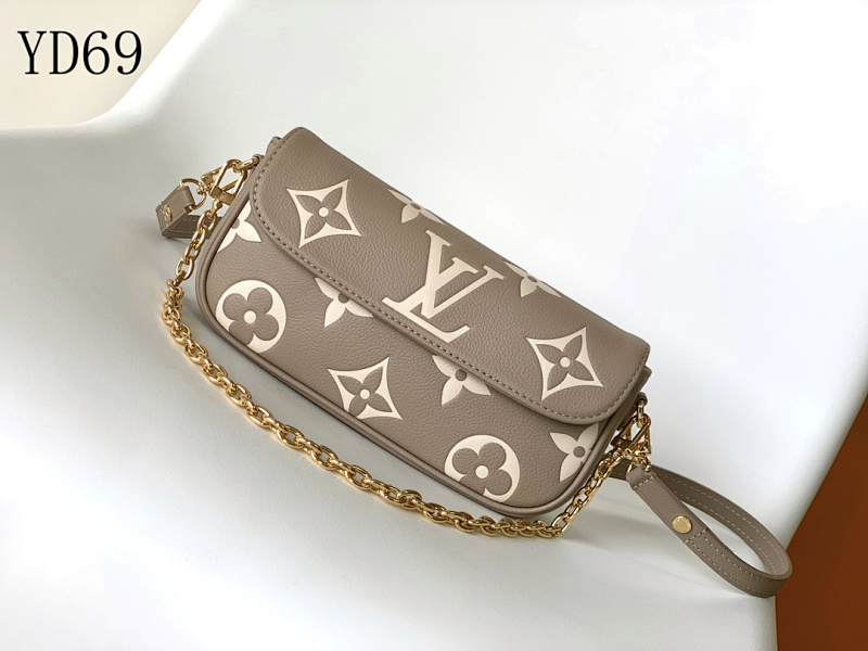 LVutton YD69 Wallet on Chain Monogram Empreinte
