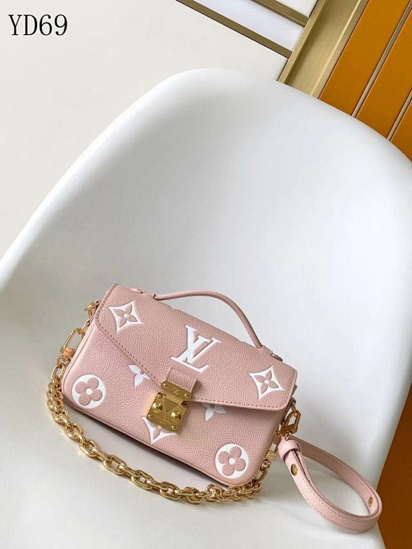 LVutton M12735 Pink Leather Shoulder Bag